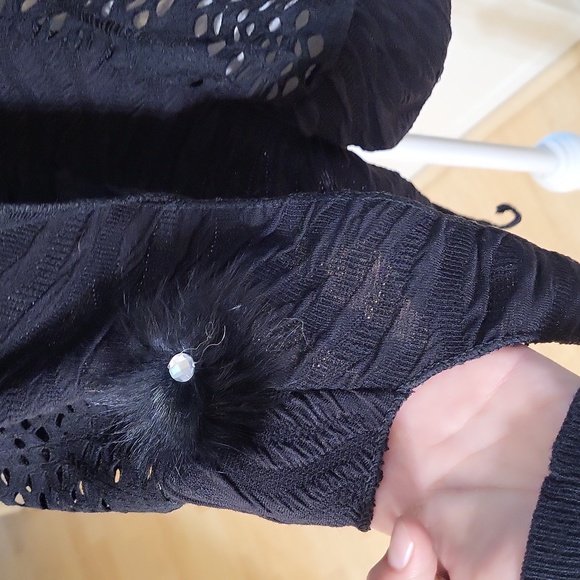 Black Perforated Scarf - Picture 3 of 8